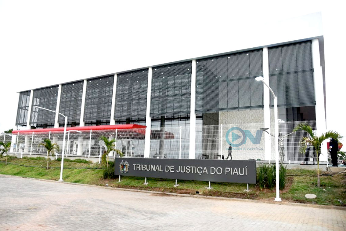 No Piauí, um vereador eleito e dois suplentes são procurados pela justiça